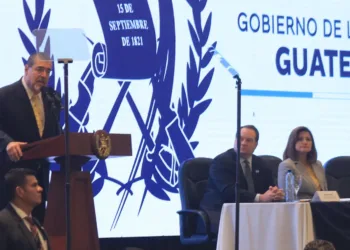 Arévalo dice que buscará fortalecer democracia y atraer inversión para desarrollar Guatemala