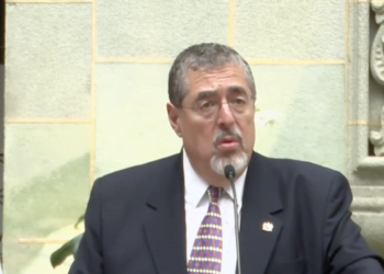 Arévalo anuncia a un abogado como titular de la Comisión Anticorrupción