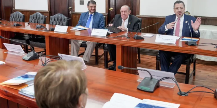 Costa Rica anuncia 10 proyectos de ley para frenar ola homicida