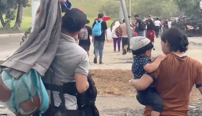 Sale caravana de migrantes desde Honduras, la mayoría venezolanos