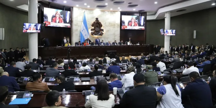 Congreso de Honduras aprueba con 73 votos su nueva junta directiva
