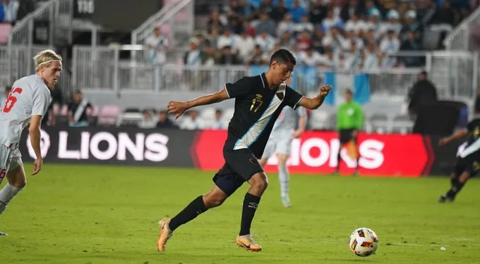 Guatemala cae 1-0 ante Islandia en amistoso en Miami