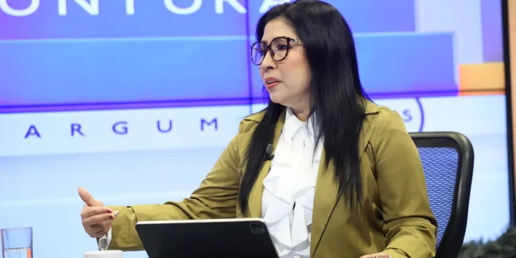 Presidenta de Tribunal Electoral salvadoreño llama a confiar en mecanismo de voto por internet