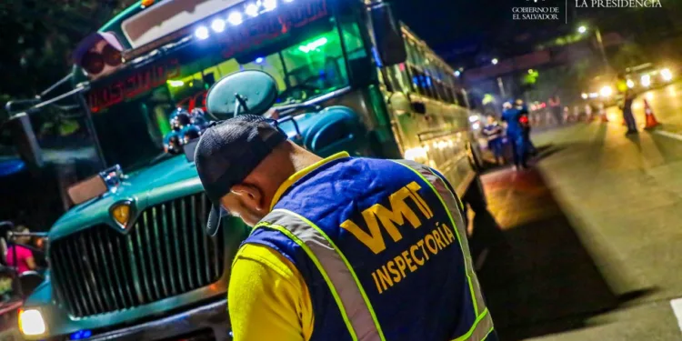 En El Salvador imponen por día 1,714 multas de tránsito en lo que va del año