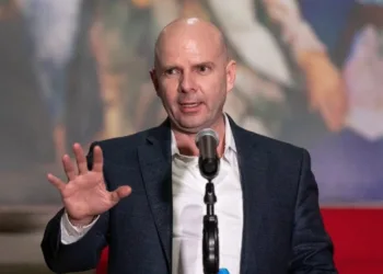 Exministro hondureño lamenta “vulgaridad” de los funcionarios actuales y “sus mentiras”