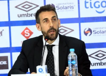 Español Dóniga promete “resultados” con la selección de El Salvador