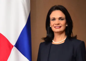 Exvicepresidenta panameña será jefa de misión electoral de la OEA en El Salvador
