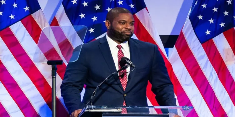 Congresista de EEUU expresa su preocupación por riesgo de expropiaciones a estadounidenses en Honduras