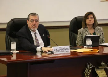 La fiscal general aún no responde al presidente guatemalteco si asistirá a “crucial y crítica” reunión