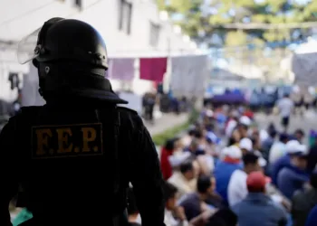 Más de 1,500 policías participan en megaoperativo en cárcel guatemalteca de Pavón