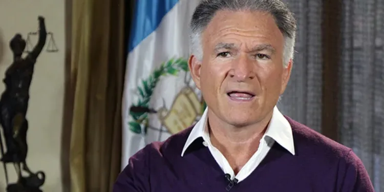 Influyente empresario guatemalteco llama corrupta y defensora del narcotráfico a la fiscal general