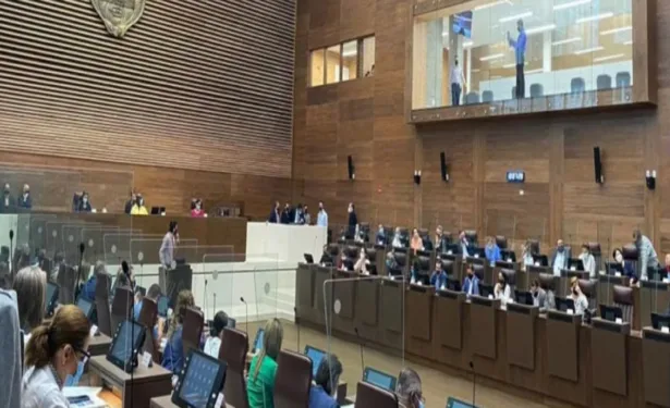 Piden suspender sigilo bancario a presidente de Costa Rica por sospechas de corrupción en campaña electoral