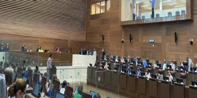 Piden suspender sigilo bancario a presidente de Costa Rica por sospechas de corrupción en campaña electoral