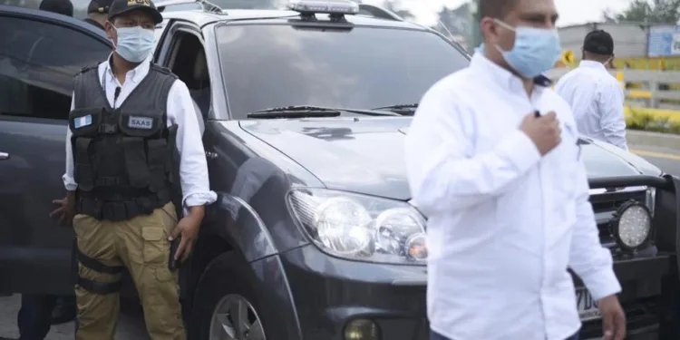 Presidente de Guatemala anula orden que le daba guardaespaldas a exfuncionarios de Giammattei