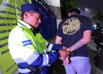 El Salvador reporta 142 conductores ebrios detenidos en feriado navideño