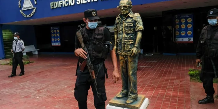 Dictadura de Nicaragua cierra y confisca otra universidad
