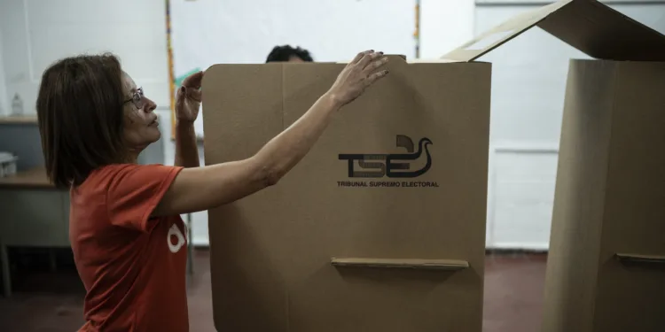 “Tranquilidad”: el voto a Bukele para la reelección, pese a las críticas