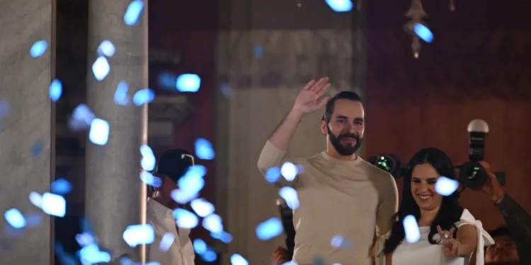 Secretario de Estado de EEUU llama a Bukele para felicitarlo por triunfo electoral