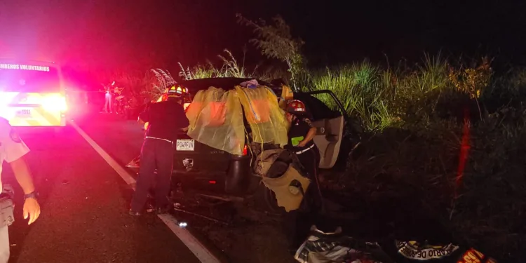 Once muertos, entre ellos nueve migrantes cubanos, en choque triple en Guatemala