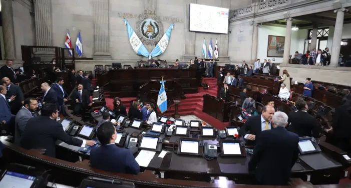 Guatemala aprueba una ley que regula el mercado de tarjetas de crédito