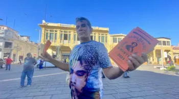 El Almanaque de Bristol se resiste a desaparecer de las calles de San Salvador