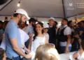 Nayib Bukele vota en San Salvador entre un mar de seguidores