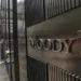 Moody’s advierte de necesidades de financiamiento, pero descarta impago en El Salvador