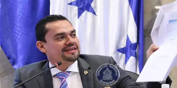 Jefe de bancada del Partido Nacional de Honduras acusa al gobierno de no combatir a extorsionistas