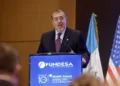 Presidente guatemalteco “seduce” a inversores de EEUU con “ventanas de oportunidad” para el desarrollo