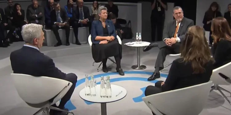 Presidente de Guatemala habla en Alemania sobre abordaje integral de la migración