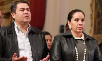 Expresidente de Honduras vuelve a alegar inocencia por medio de carta leída por su esposa
