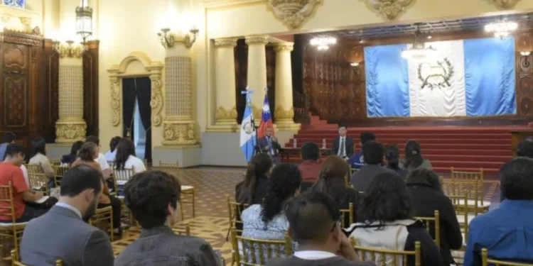Taiwán ofrece amplia información sobre programa de becas universitarias para guatemaltecos