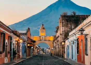 Reducen las restricciones viales en Antigua Guatemala para el resto de la Cuaresma
