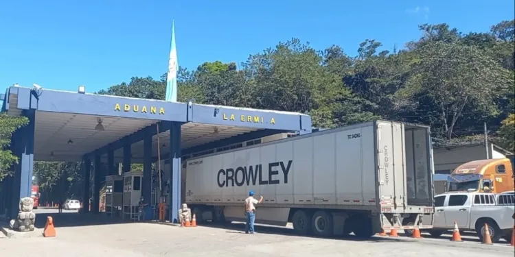 Guatemala anuncia plan para fiscalizar comercio con El Salvador y Honduras