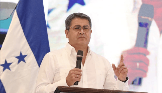 El inicio del juicio a expresidente Hernández agita la batalla política en Honduras