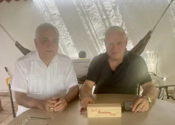 Martinelli dice que lo acosan mientras se refugia en la embajada de Nicaragua