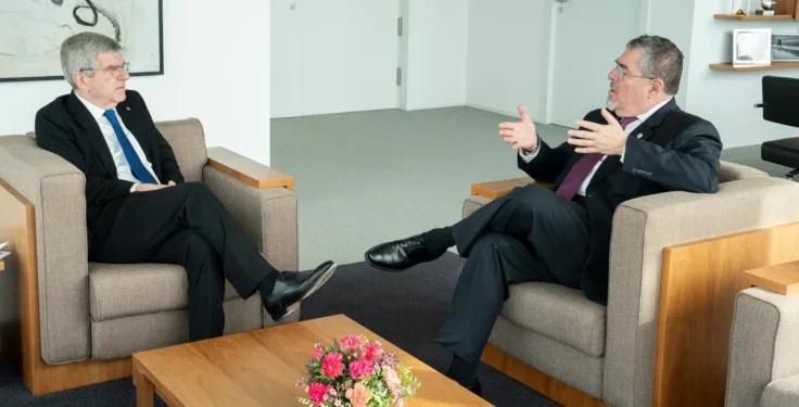 Presidente de Guatemala aboga por levantamiento de sanción olímpica a su país