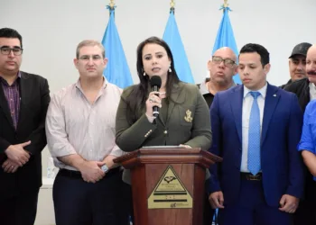 Aprueban un aumento entre 5.5 % y 7 % del salario mínimo en Honduras para 2024 y 2025