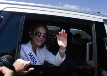 Miss Universo llega a Costa Rica en medio de fuertes medidas de seguridad