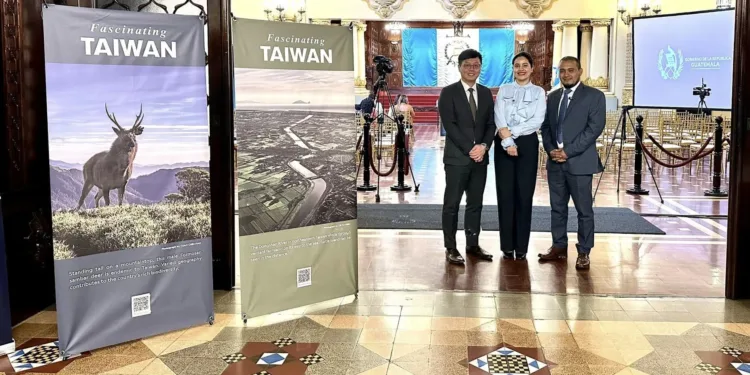 Taiwán promueve sus becas con charla informativa a jóvenes guatemaltecos