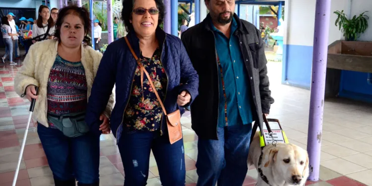 Gobierno de Costa Rica pretende recorta presupuesto social y propone cierre del Patronato Nacional de Ciegos