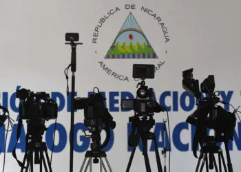 Periodistas de Nicaragua celebran su día entre el exilio y la censura