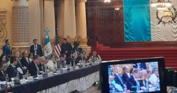 Presidente Arévalo insiste en respeto a la democracia y agradece apoyo de EEUU