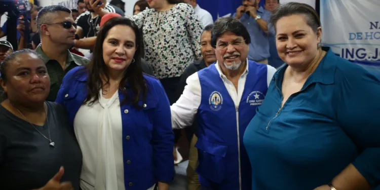 Exprimera dama hondureña dice financiará su precandidatura con fondos “legales”