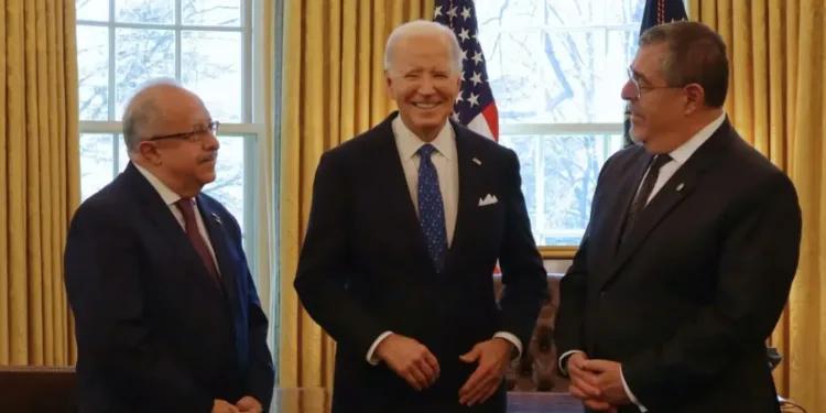 Presidente de Guatemala también se reunió con Joe Biden en Washington