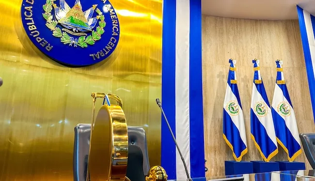 Parlamento salvadoreño elimina impuestos a ingreso de capital extranjero