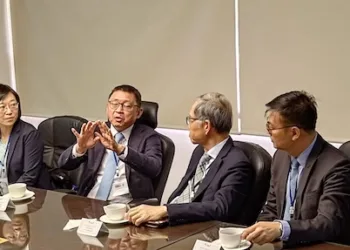 Empresarios textiles taiwaneses exploran inversiones en Guatemala