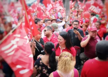 El FMLN, la exguerrilla salvadoreña, se queda sin alcaldes ni diputados
