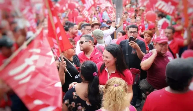 El FMLN, la exguerrilla salvadoreña, se queda sin alcaldes ni diputados