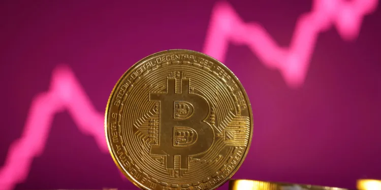 El bitcoin alcanza su mayor precio de la historia al superar los $70,000